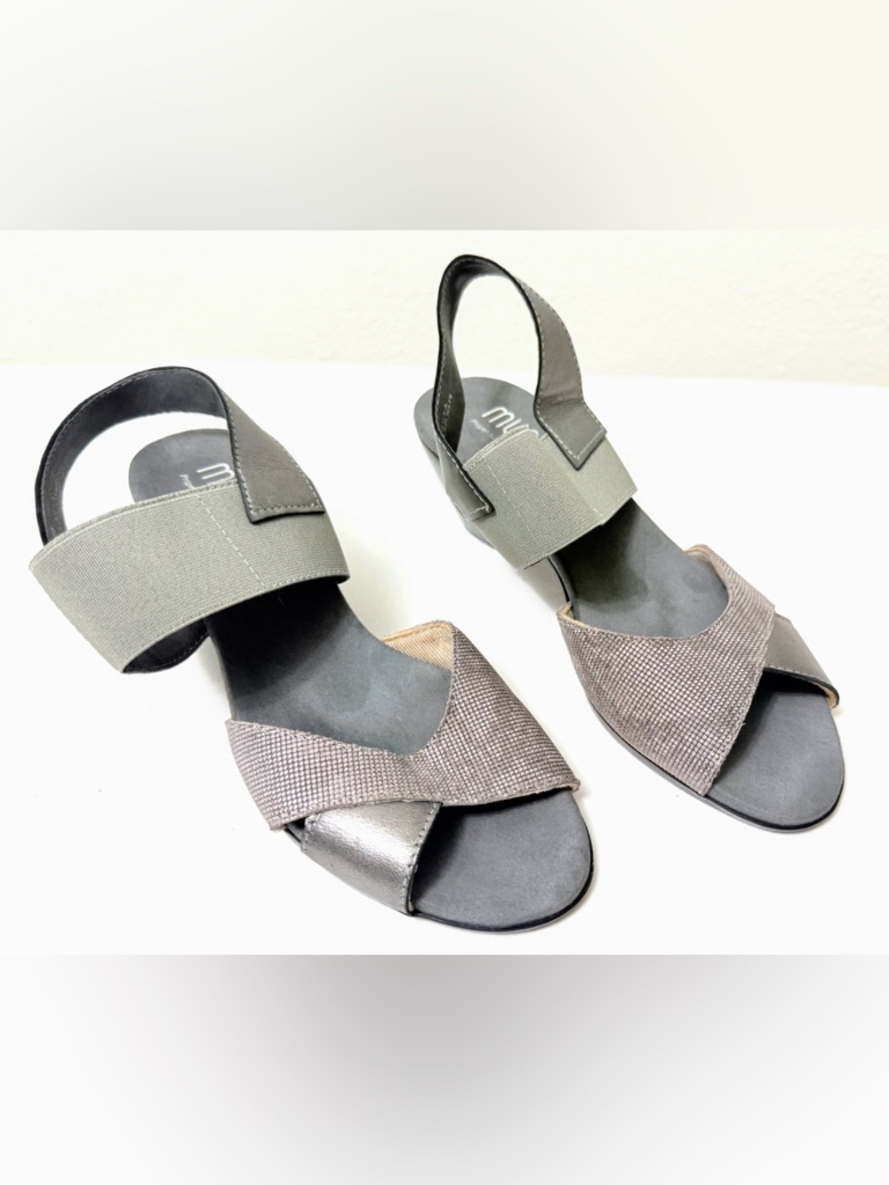 Munro Silver Gray Leather Comfort Heeled Sandals 6.5 Narrow